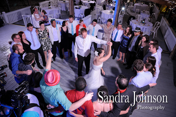 Best Lakeside wedding at Paradise Cove in Orlando, Florida - Wedding photographer - Sandra Johnson (SJFoto.com)
